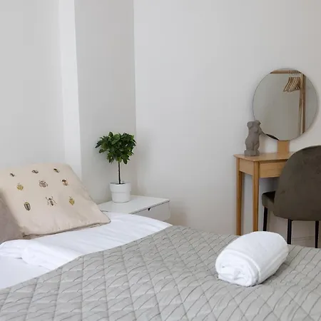 2ndhomes City Center 2br By The Finnish National Theatre With Balcony And Park View Apartment