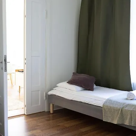 Apartment 2ndhomes City Center 2br By The Finnish National Theatre With Balcony And Park View