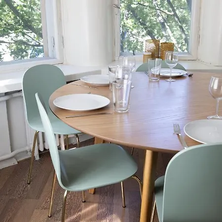 2ndhomes City Center 2br By The Finnish National Theatre With Balcony And Park View